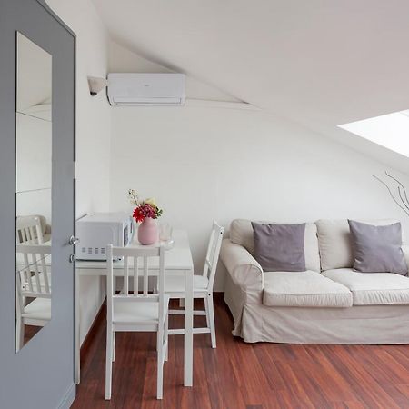 2 Bedroom 2 Bathroom Apt - Duomo 2 มิลาน ภายนอก รูปภาพ