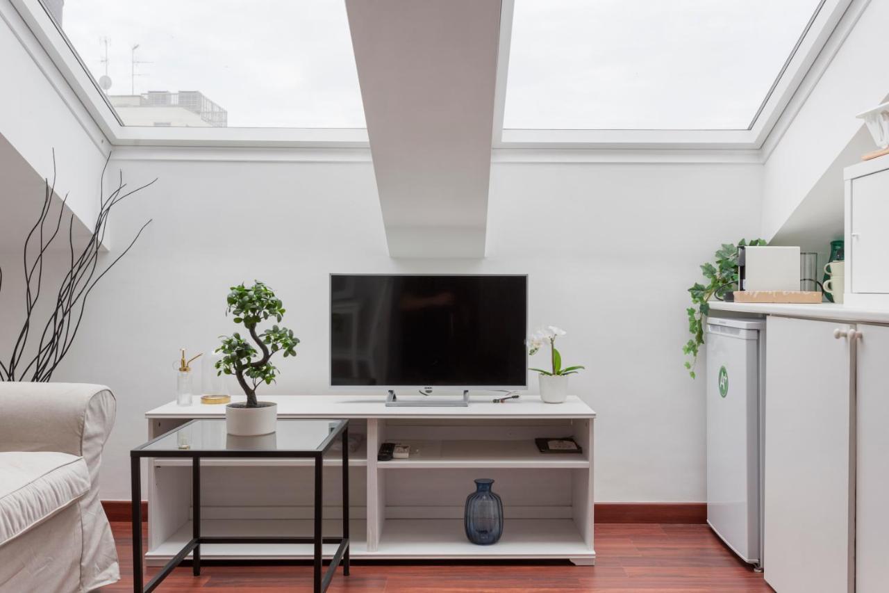 2 Bedroom 2 Bathroom Apt - Duomo 2 มิลาน ภายนอก รูปภาพ