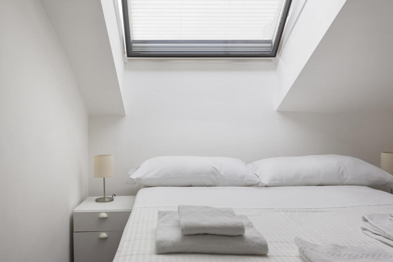 2 Bedroom 2 Bathroom Apt - Duomo 2 มิลาน ภายนอก รูปภาพ
