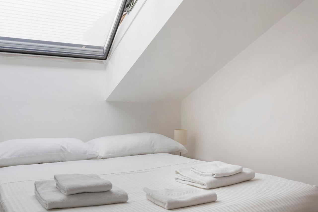 2 Bedroom 2 Bathroom Apt - Duomo 2 มิลาน ภายนอก รูปภาพ